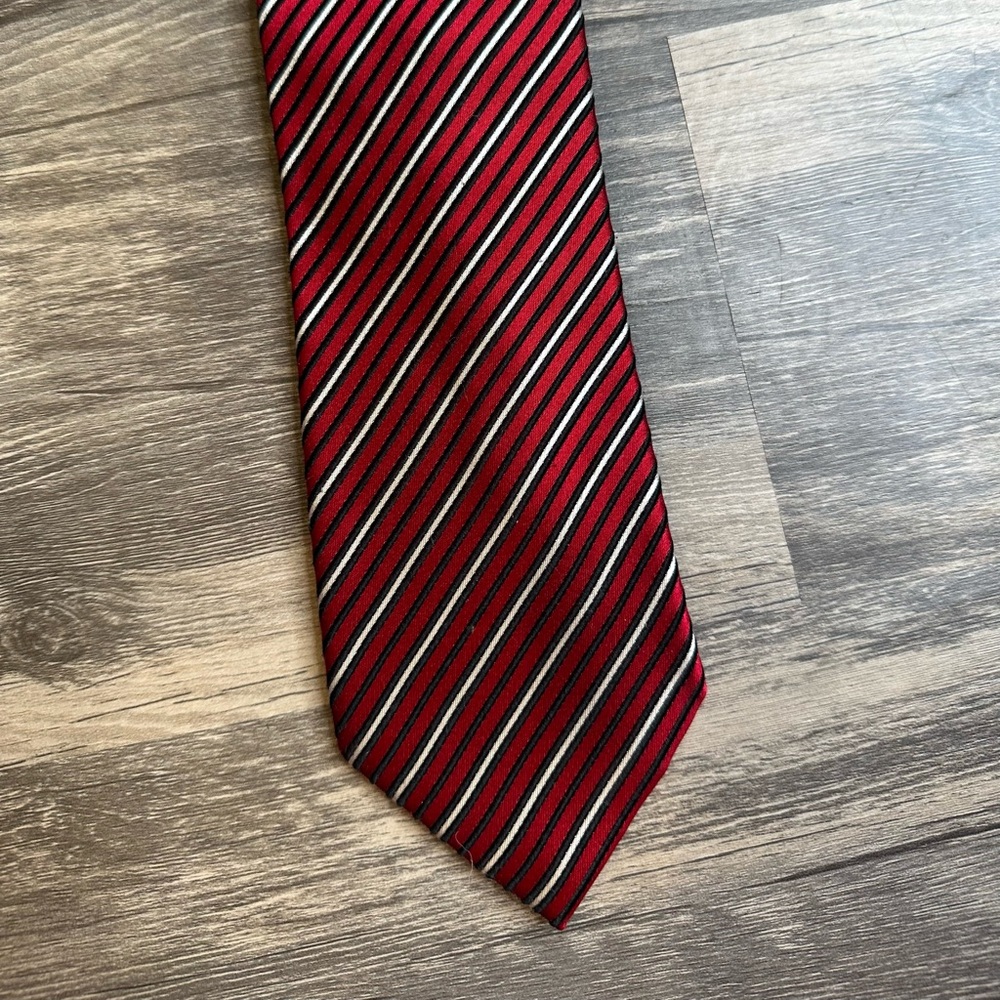 Donald J Trump Signature Collection Red Striped Tie Mens Necktie Classic - Picture 4 of 4